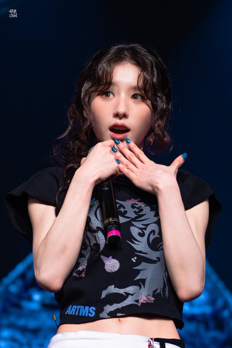 vividhighlight_'s tweet photo. 251124  
#희진 #HeeJin #아르테미스 #ARTMS https://t.co/BfSzTgFJnl
