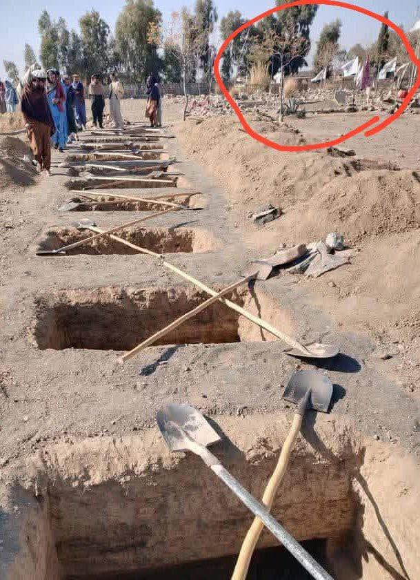 dynamo_intel's tweet image. After last night&apos;s explosion in Afghanistan, Afghan Taliban Regime claims that Pakistan killed innocent people and children. 

Then why these so called innocents are being buried in a TTP (FAK) graveyard.

See the flags yourself 🧐