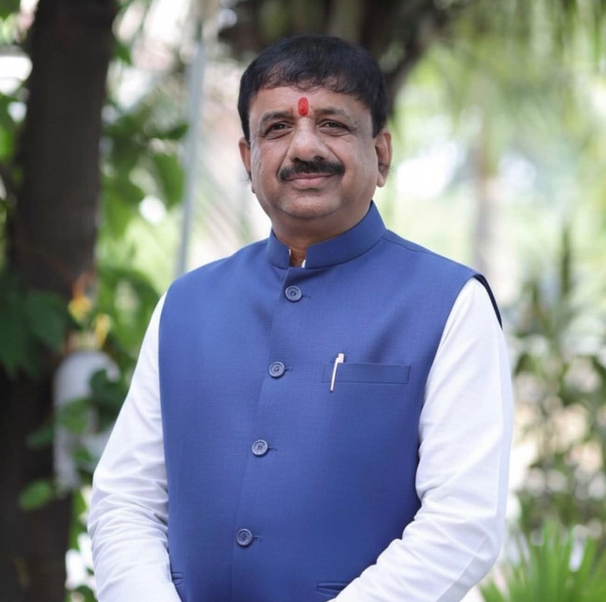 vaibhavpawarmp's tweet image. भोपाल लोकसभा क्षेत्र से सांसद श्री @Alok_SharmaBJP जी को जन्मदिन की हार्दिक शुभकामनाएं। 

ईश्वर से प्रार्थना है कि आपको उत्तम स्वास्थ्य, दीर्घायु और मंगलमय जीवन प्रदान करें।