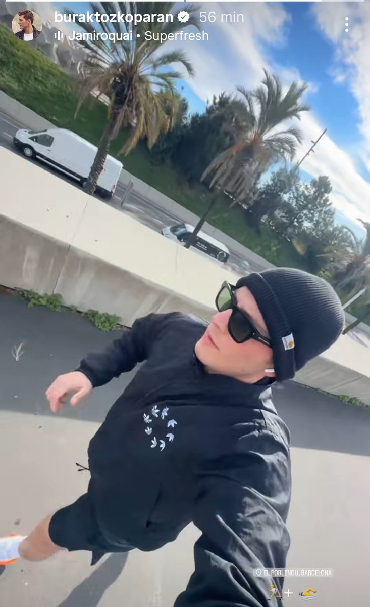 Tibia2021's tweet image. Sembra che abbia deciso di rimettersi in forma, a Barcellona .
🏃‍♂️🏊
#BurakTozkoparan