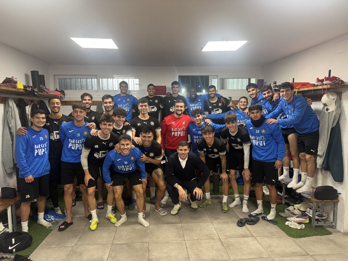 🤝⚽ VISITAS A VESTUARIOS

🗣️ AFE se reúne con las plantillas del CD Atlético Baleares, UE Porreres, CE Andratx y CD Llosetense para detallar a los compañeros las actividades y servicios del sindicato.

💪 ¡Gracias por vuestra atención y cercanía!
