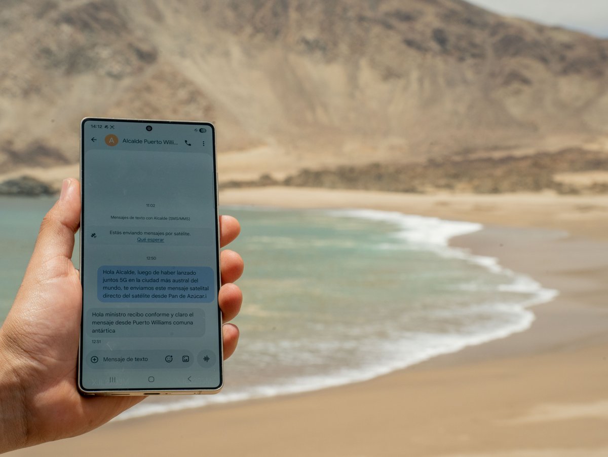 entel's tweet image. Estamos felices de lanzar comercialmente Starlink Direct to Cell. Somos el primer país de Hispanoamérica en ofrecer esta tecnología que lleva conexión vía SMS en zonas donde no hay cobertura terrestre. Gracias @Starlink de @SpaceX y al @MTTChile, por acompañarnos. 🚀