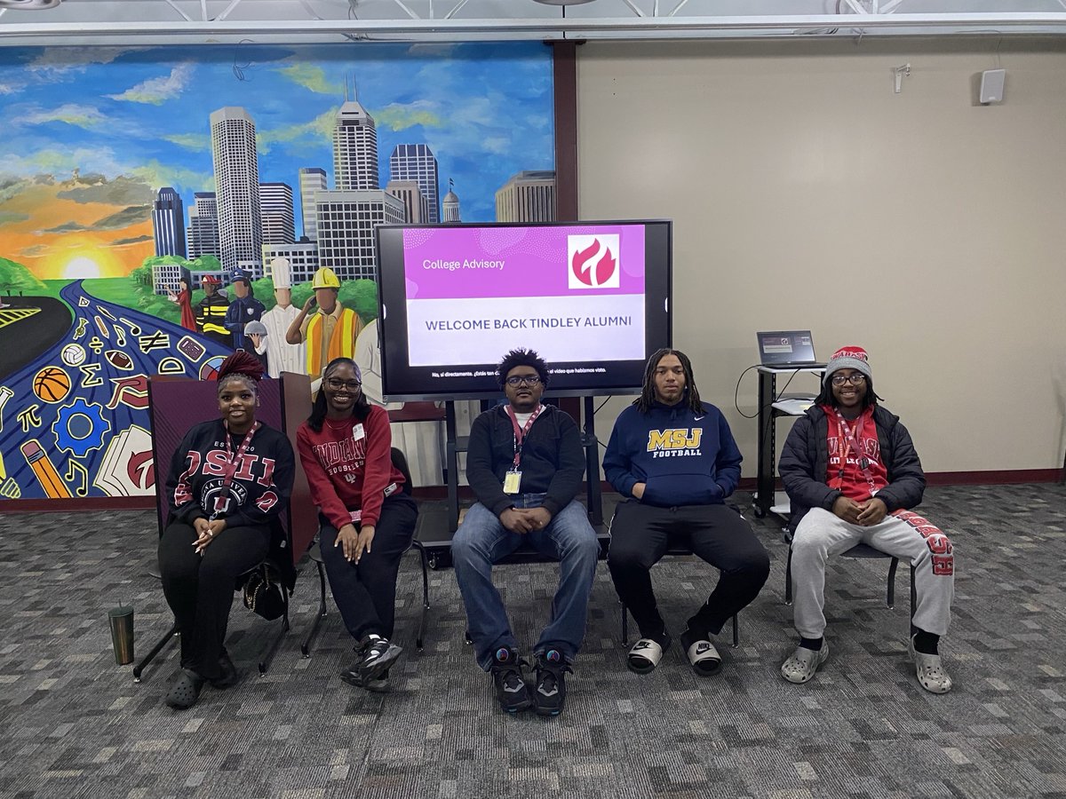tindley_schools's tweet image. Our juniors &amp;amp; seniors got real insight into college life—straight from recent Tindley alumni. 💙
Thank you for returning to inspire, uplift, and empower. Once scholars, always family.

#TindleyPride #AlumniSpotlight #CollegeReady #FutureLeaders