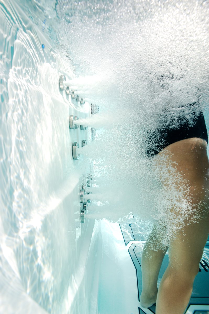 MasterSpas's tweet image. Strong water, strong you. 💧 Hydrotherapy helps soothe tension, improve circulation, and support recovery—all from the comfort of your backyard.