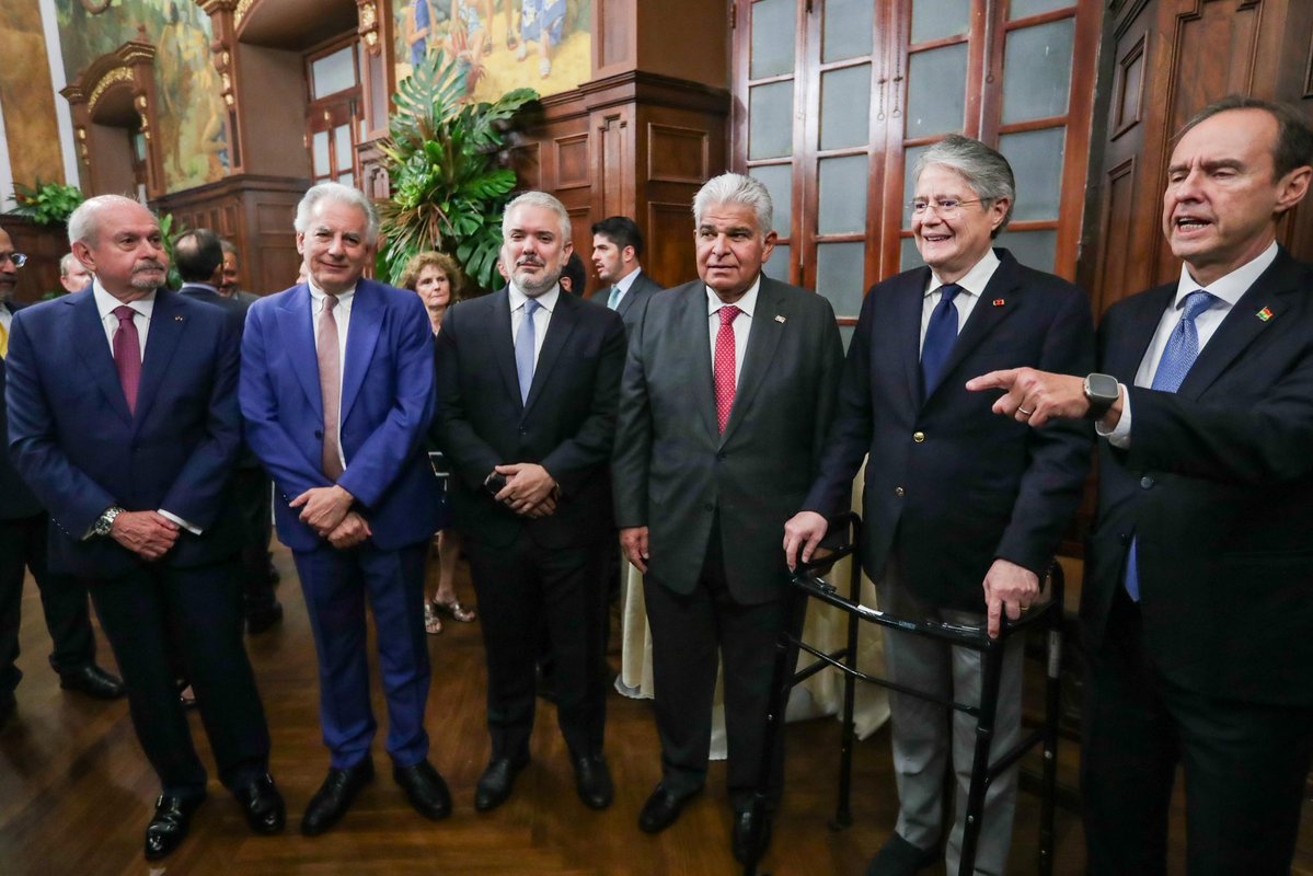 LassoGuillermo's tweet image. En Panamá tuve un encuentro con el presidente @JoseRaulMulino, destacadas figuras latinoamericanas y Ana Sosa Machado, la hija de María Corina Machado.

Participaré en el Seminario Desarrollo, Democracia y Libertad en Iberoamérica, un espacio organizado por @FundacionFIL para…