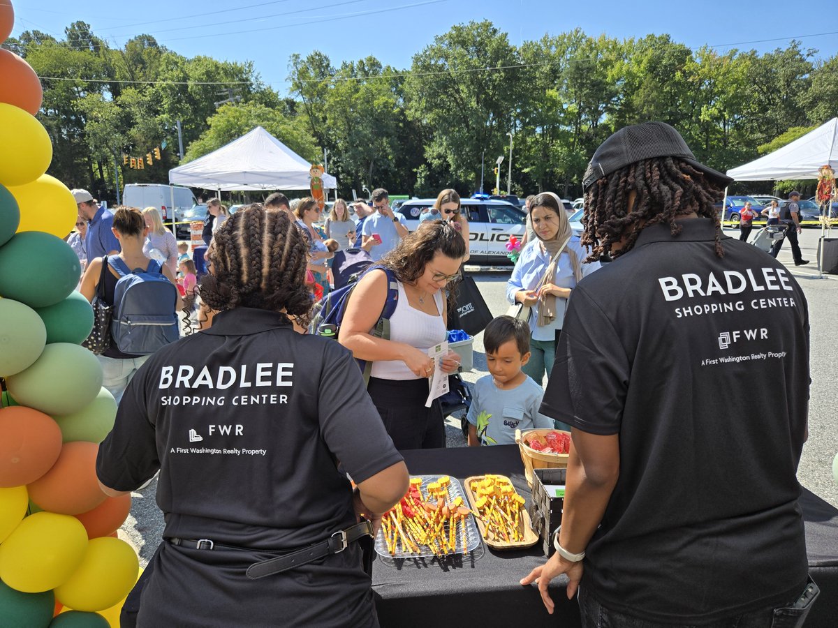 VVSevents's tweet image. That’s a wrap on the Bradlee Shopping Center Fall &amp;amp; Safety Festival! 🍂☀️ 

Read the recap blog here: vvsevents.com/post/bradlee-s… or click #linkinbio!

#VVSEvents #CommunityEvents #BradleeShoppingCenter