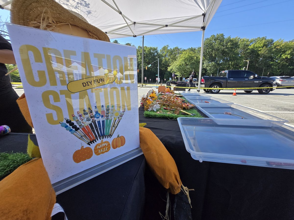 VVSevents's tweet image. That’s a wrap on the Bradlee Shopping Center Fall &amp;amp; Safety Festival! 🍂☀️ 

Read the recap blog here: vvsevents.com/post/bradlee-s… or click #linkinbio!

#VVSEvents #CommunityEvents #BradleeShoppingCenter