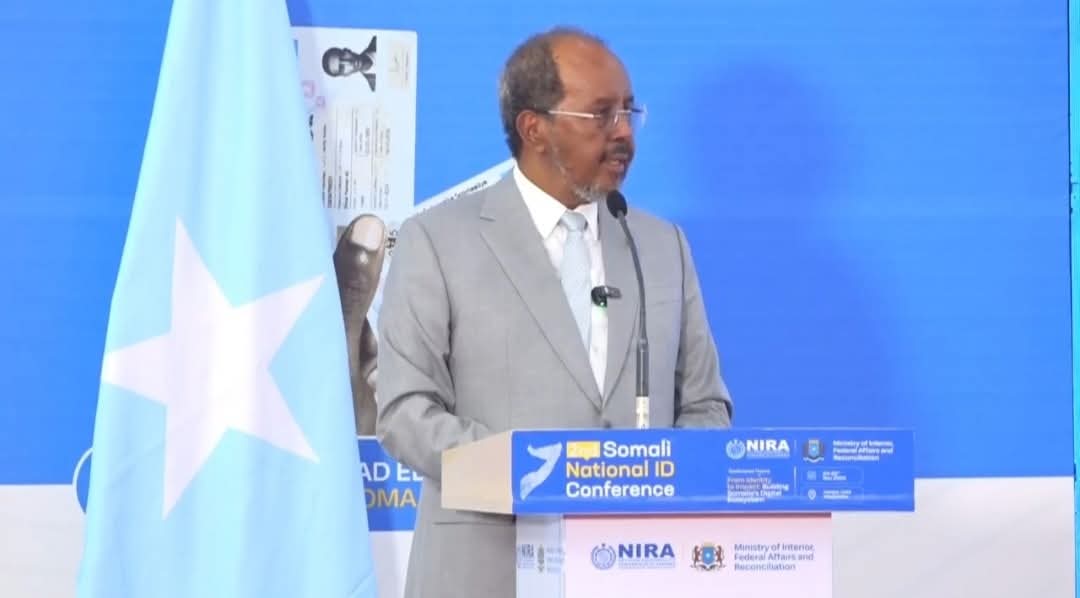 MaxamuudCaliMa3's tweet image. The President of Somalia called on the AS group to get the National Identity Card: \&quot;Let all of AS wear a hijab or a hat and take their ID card, keep their fingers and faces, because a Somali citizen who has become a terrorist, let them come, don&apos;t take it, it&apos;s not a problem.