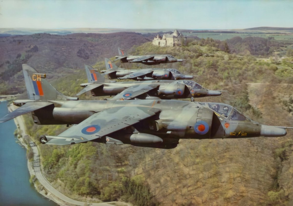CcibChris's tweet image. Harrier GR3’s 
About 101 Harrier GR-3 aircraft were built (including conversions). More precisely: 40 were new-build GR.3s, and about 61 earlier GR.1 / GR.1A airframes were converted to GR.3 standard.