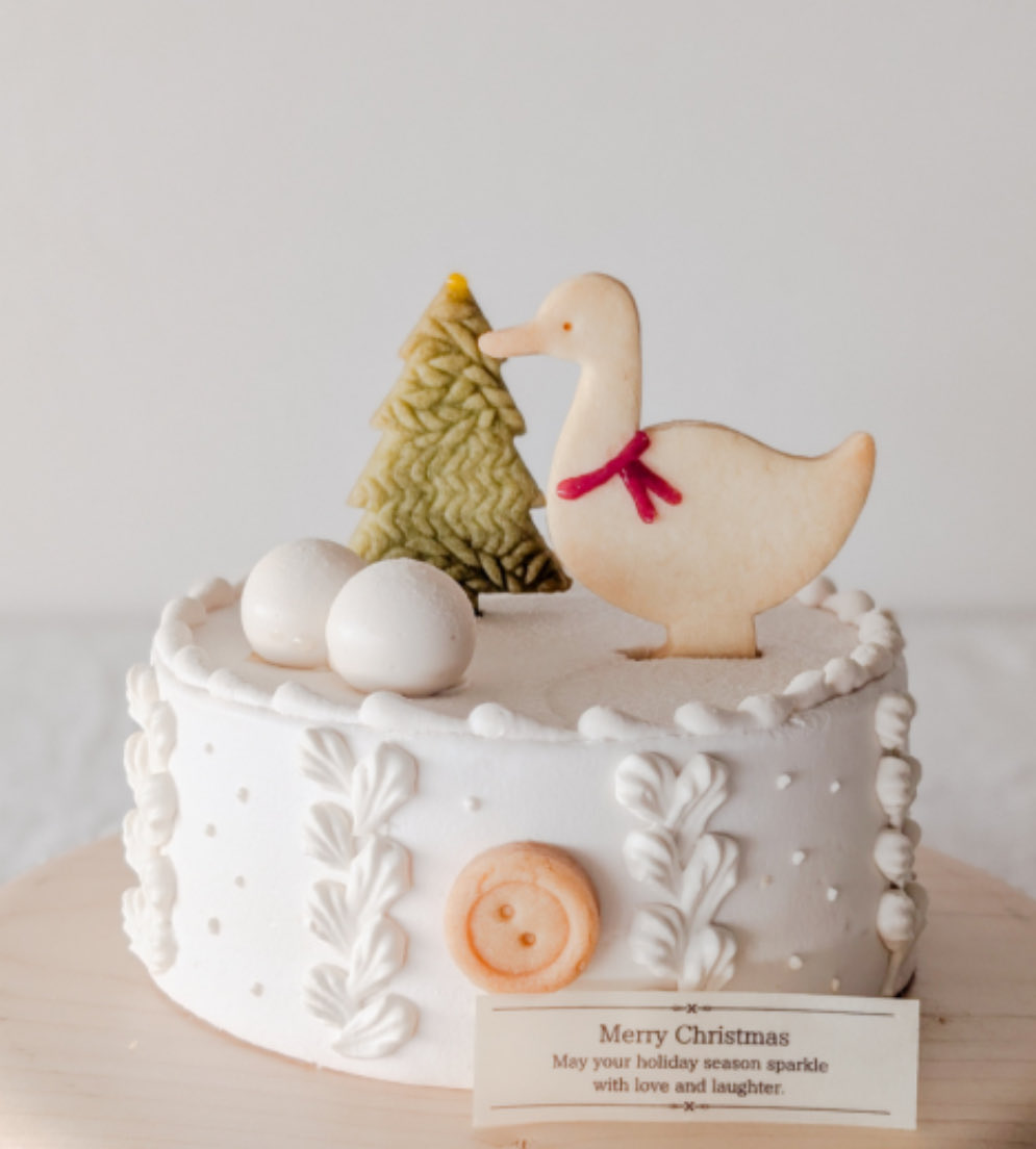 今年のクリスマスケーキ🪿🌲´-
初めてケーキを食べる息子、喜んでくれるといいな