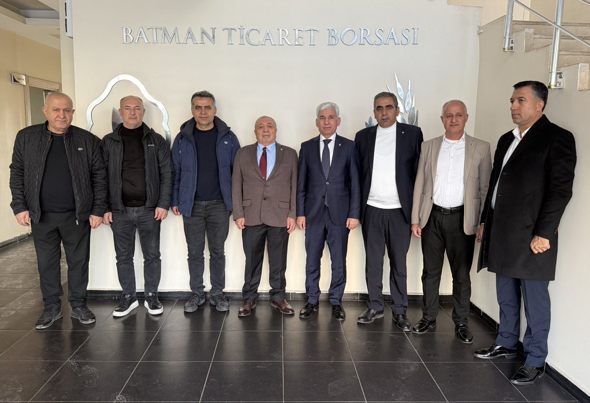 Esnaf ve Sanatkarlar Odaları Birliği Başkanı Mehmet Salih KAPLAN beraberindeki heyetle birlikte, Borsamız Yönetim Kurulu Başkanı Arif GÜNEŞ’i makamında ziyaret ettiler. 
Nazik ziyaretinden dolayı teşekkür ederiz.
<a href="/arifguness/">Arif GÜNEŞ</a>