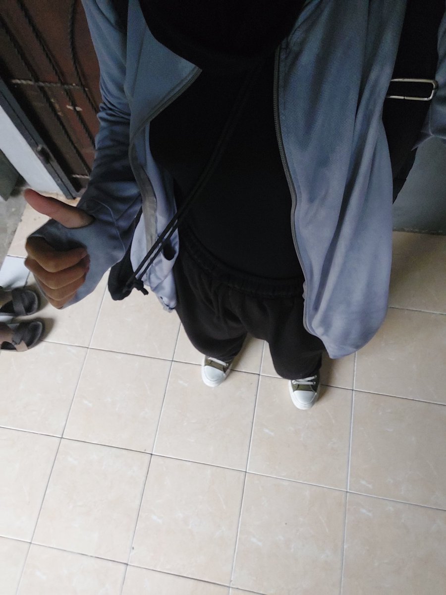 studyshim's tweet image. ☕️tea's life update

semakin sering bultang sampe ngerasain sakit kaki keseleo dikit 😵🤏🏼 but i love minton, minton for layff, layf for minton ☝🏼😘🏸