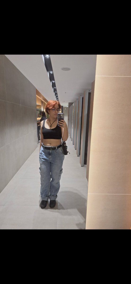 bu_ubsl's tweet image. euuuuu e como eu me represento na arte !! 

me segue ai 😀