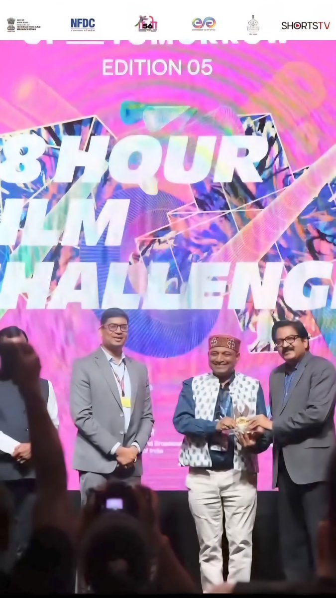 kg_suresh's tweet image. Felicitated by Prakash Magdum, MD, @nfdcindia &amp;amp; Ajay Nagabhushan, JS (Films), @MIB_India  @IFFIGoa last night for serving as a Member of the Great Grand Jury of Creative Makers of Tomorrow.
@IHCDelhi @rammadhav_ @Secretary_MoHUA @ashwani_mahajan @AshwiniVaishnaw @SunilAmbekarM