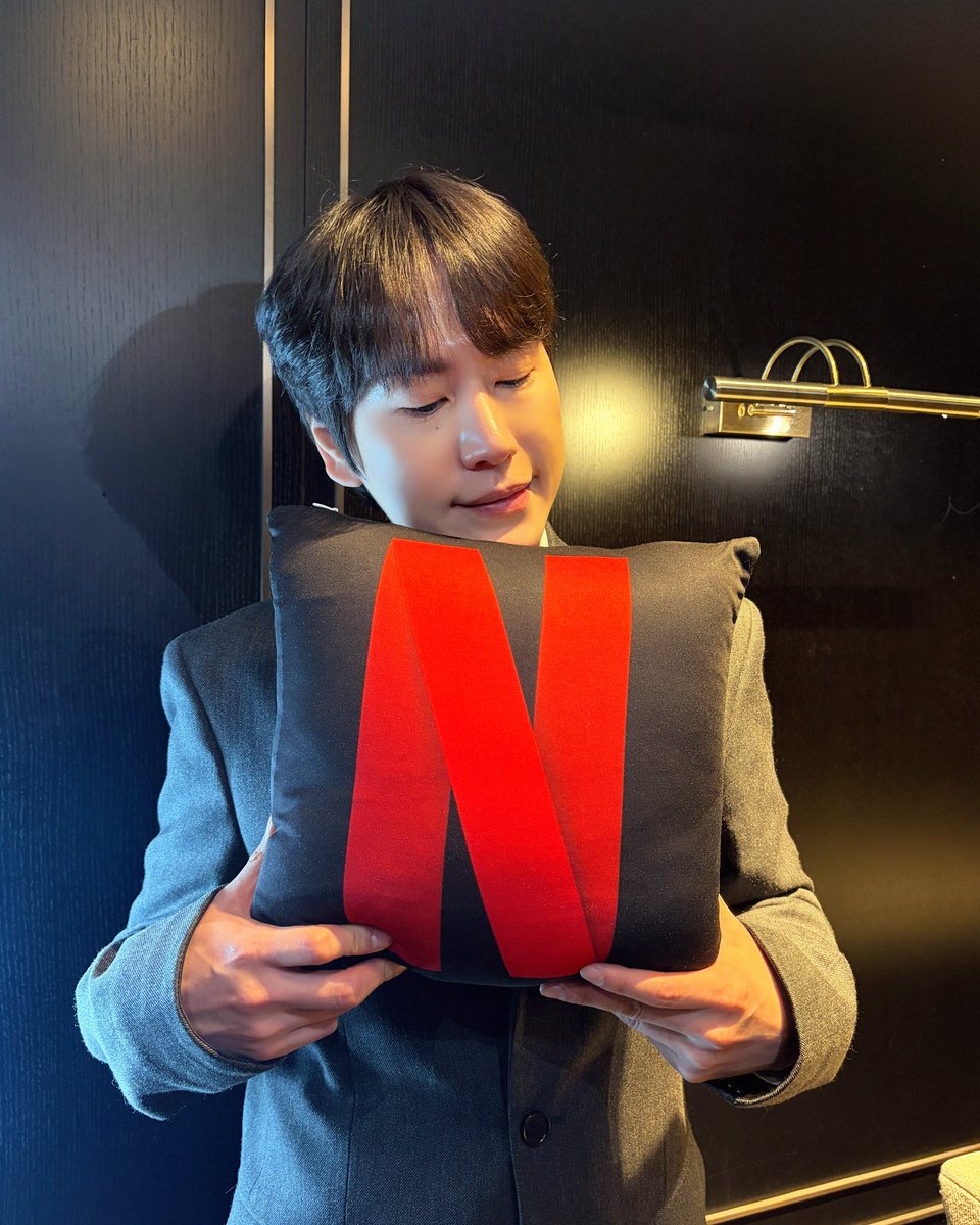 GaemGyu's tweet image. 💛

케냐 간 세끼 재밌게 보시고 계신가요~?🦛🦓🦒

#규현 #KYUHYUN
#넷플릭스 #Netflix
#케냐간세끼 #ThreeIdiotsInKenya