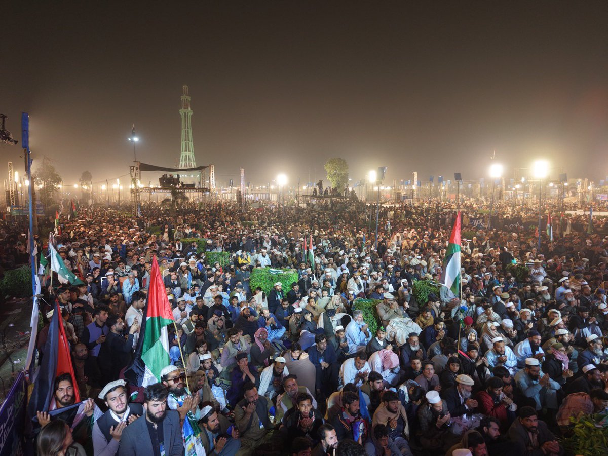 JIPOfficial's tweet photo. The historic Ijtema-e-Aam has once again proved the political and street strength of Jamaat-e-Islami Pakistan. 

Under the leadership of Hafiz Naeem ur Rehman, JI has become the true voice of the common people, including students, youth, professionals, and workers who are tired of corruption, inflation, and an unjust system. The people of Pakistan stood together and showed they want real change.

 #اجتماع_عام_شکریہ_پاکستان