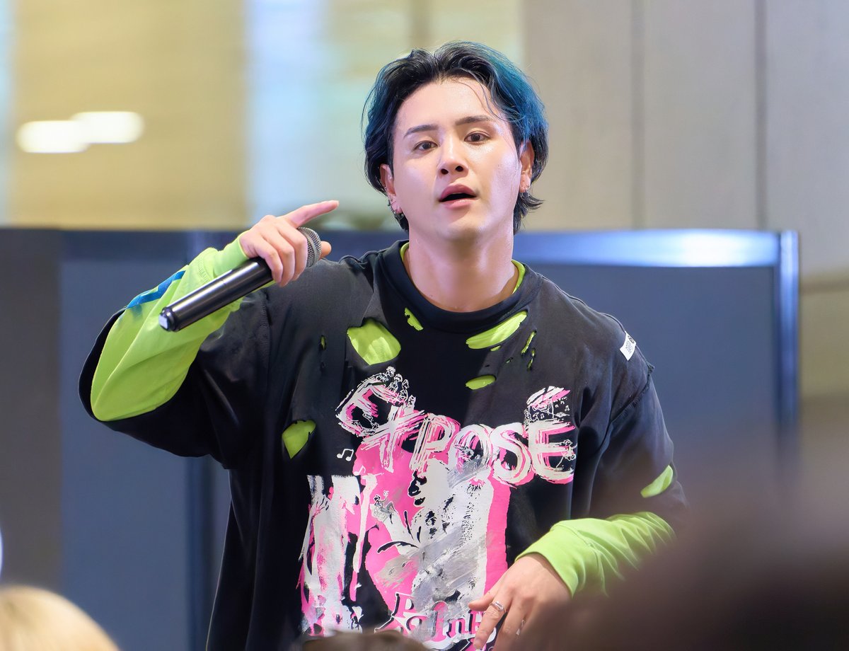 lunaluna_idl's tweet image. 昨日、たまたま新橋に行ったら、汐留でMADKIDっていうユニットがリリイベしてたんだけど、盾の勇者のOP歌ってるユニットなのね！
久しぶりにアイドル以外のライブを生で見たかも！
#MADKID
※撮影可能曲で撮影