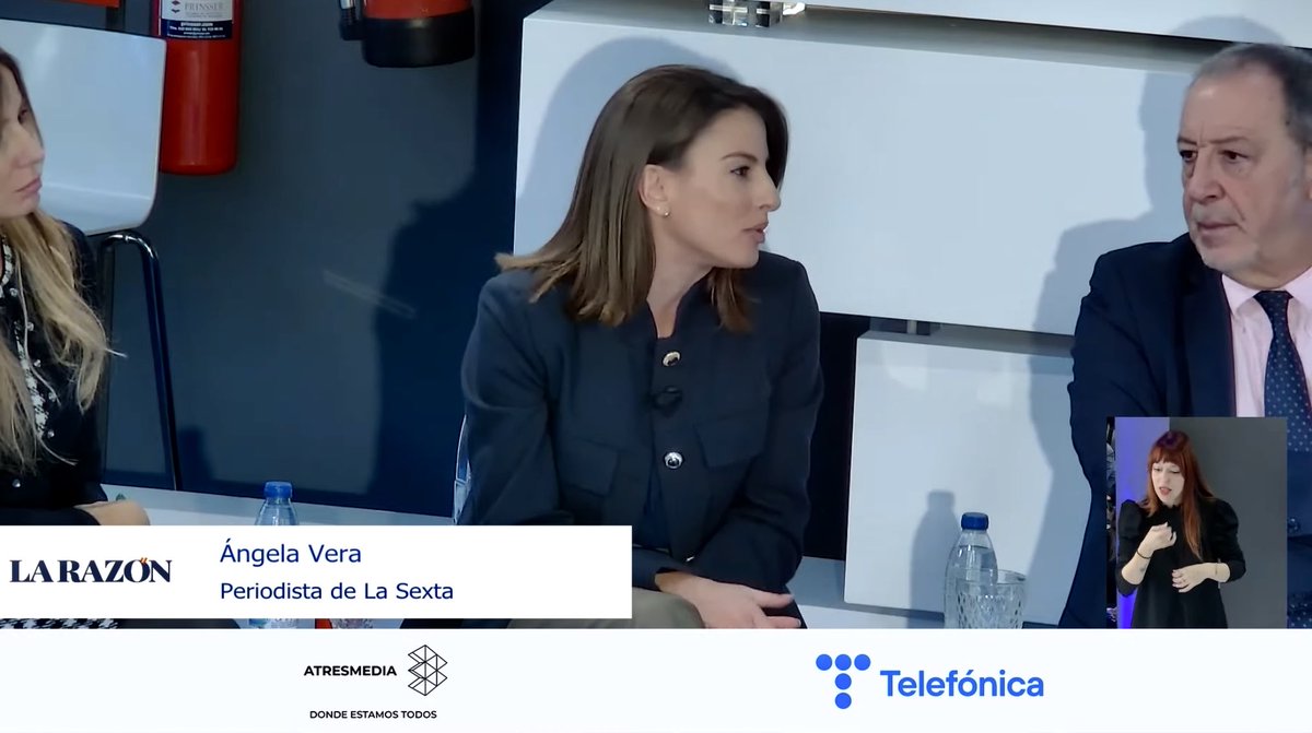 Con <a href="/anadalbelda/">Alberto Nadal</a> en el encuentro informativo de <a href="/larazon_es/">La Razón</a>. 👇🏾