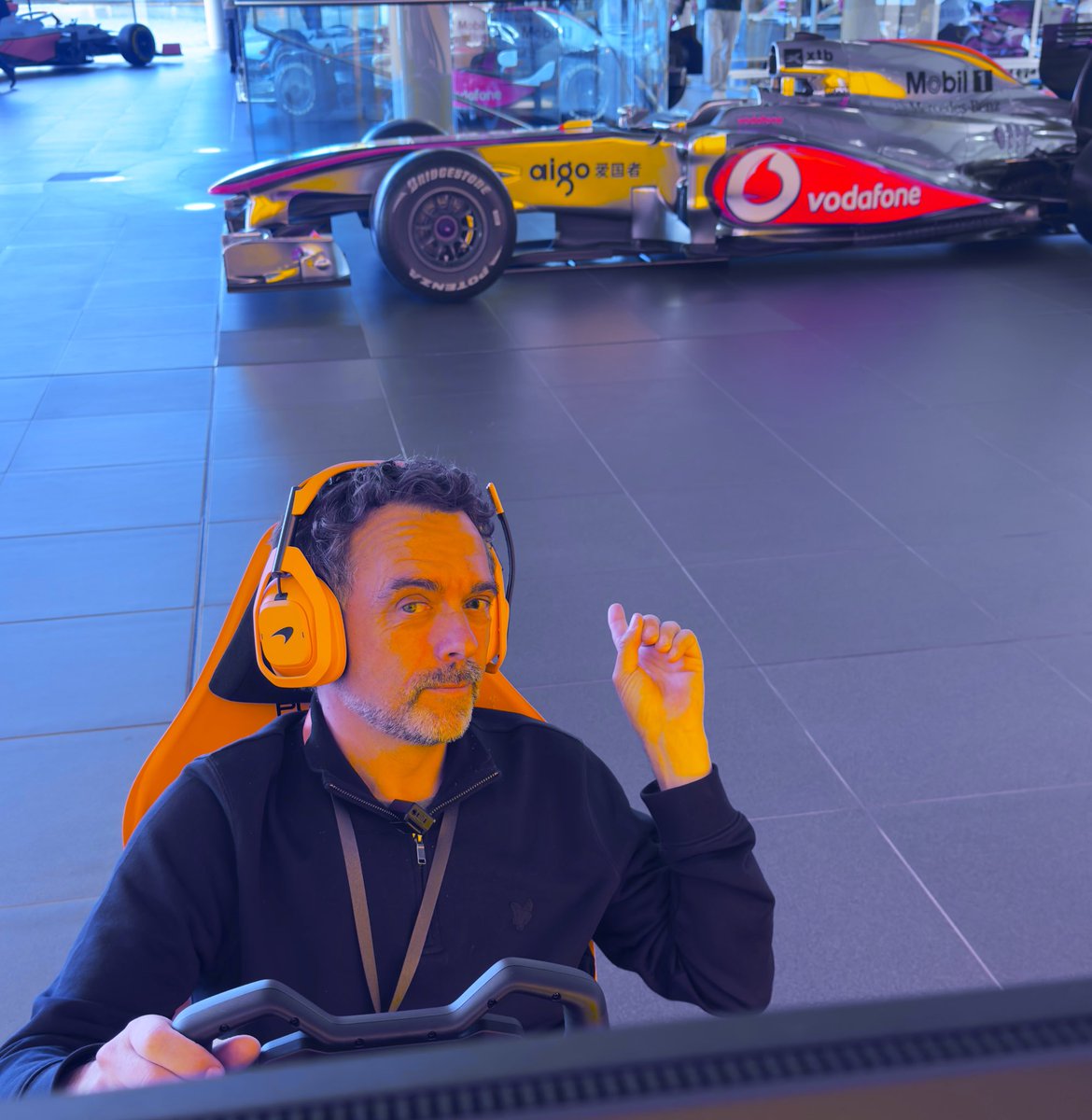 AlbertFabrega's tweet image. Estoy alucinando. Probando el s
@LogitechG con estas bestias detrás. Esta foto la enmarco 😍
#LogitechGXMcLaren #logitechg