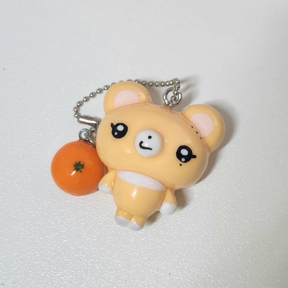 부힛.. 커미션 넣은 키링이 와서 여기에도 자랑해봐요.. 빤딱빤딱 귤고미 🍊