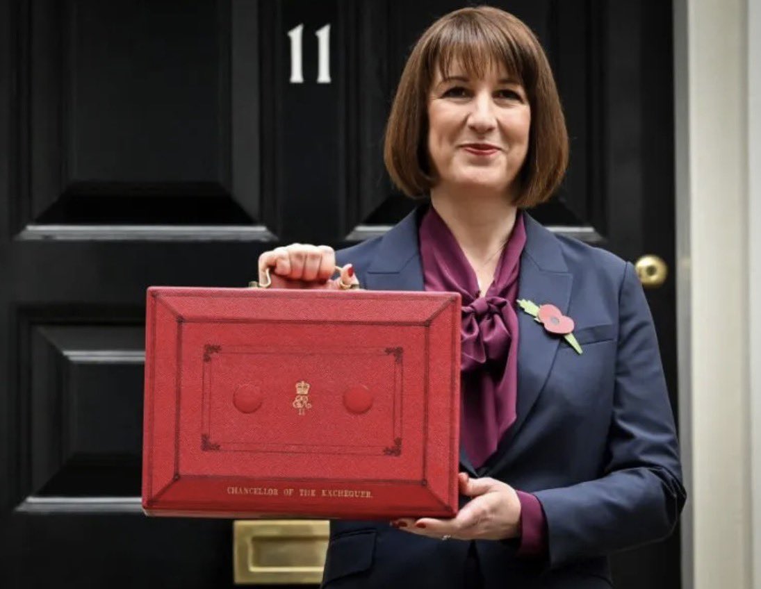 BLAIMGame's tweet image. “How are you going to fix the £30bn black hole Rachel?”

“Tax on milkshakes”

The woman is an economic genius 😂