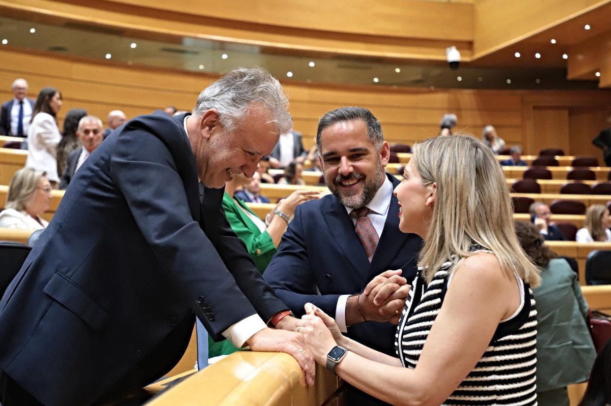 KilianSanjuan's tweet photo. Aprobado en en Consejo de Ministros de hoy 25/11/25 ⬇️

✅ Bonificación 60% IRPF La Palma. 
✅ Habilitación presupuestaria superávit 100M€ reconstrucción agrícola. 
✅ Moratoria obligación pago préstamo fincas agrícolas. 
✅ Ampliación plazo de justificación subvenciones. https://t.co/wTkFNnnfOp