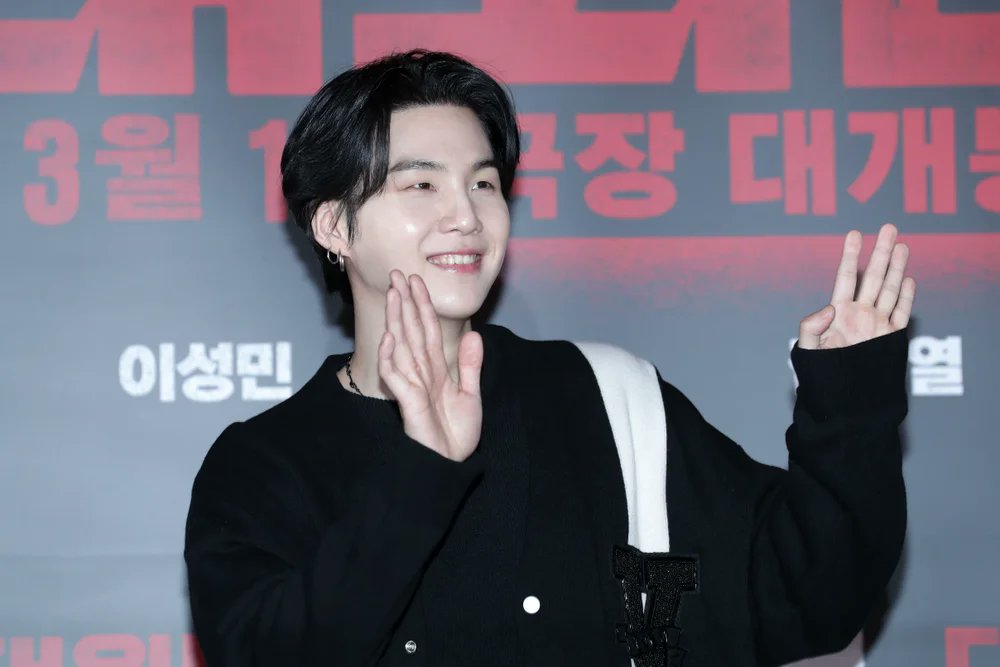 Yoon_kookie97's tweet image. “BTS&apos;s #SUGA donates 500 million yen to the treatment of autism spectrum disorder”!!

- He will establish a treatment center to &quot;support the development of children and eliminate prejudice against disabilities!!

WE LOVE YOU YOONGI 
WE ARE PROUD OF YOU YOONGI 
#SUGA #AgustD #슈가