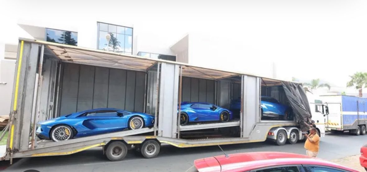 Smurf Lives Matter tweet media