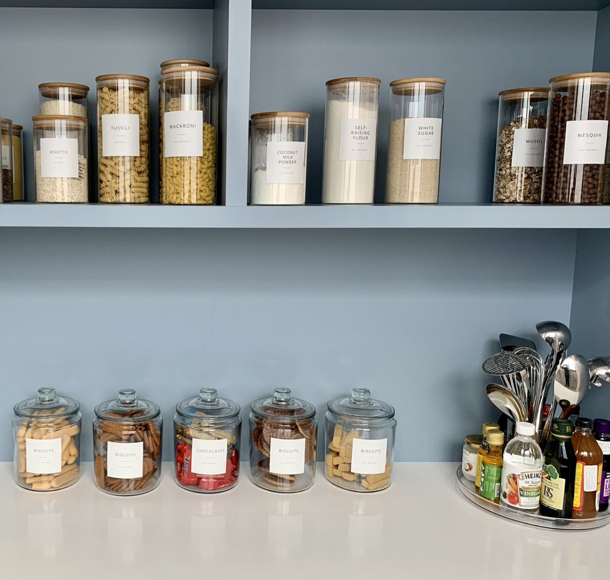 DecluttrMe's tweet image. Transform your #kitchen chaos into serene efficiency with Decluttr Me. 

Say goodbye to cluttered counter-tops and overstuffed cupboards, and hello to a space that breathes simplicity and functionality.  #decluttrme #professionalorganizer #pantry