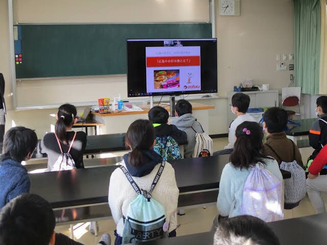 CwpTBjqHIwuEnyf's tweet image. 見るたびにキツい。一生に一度の修学旅行がこれ。いくら金を積んでもこの時には戻れない。