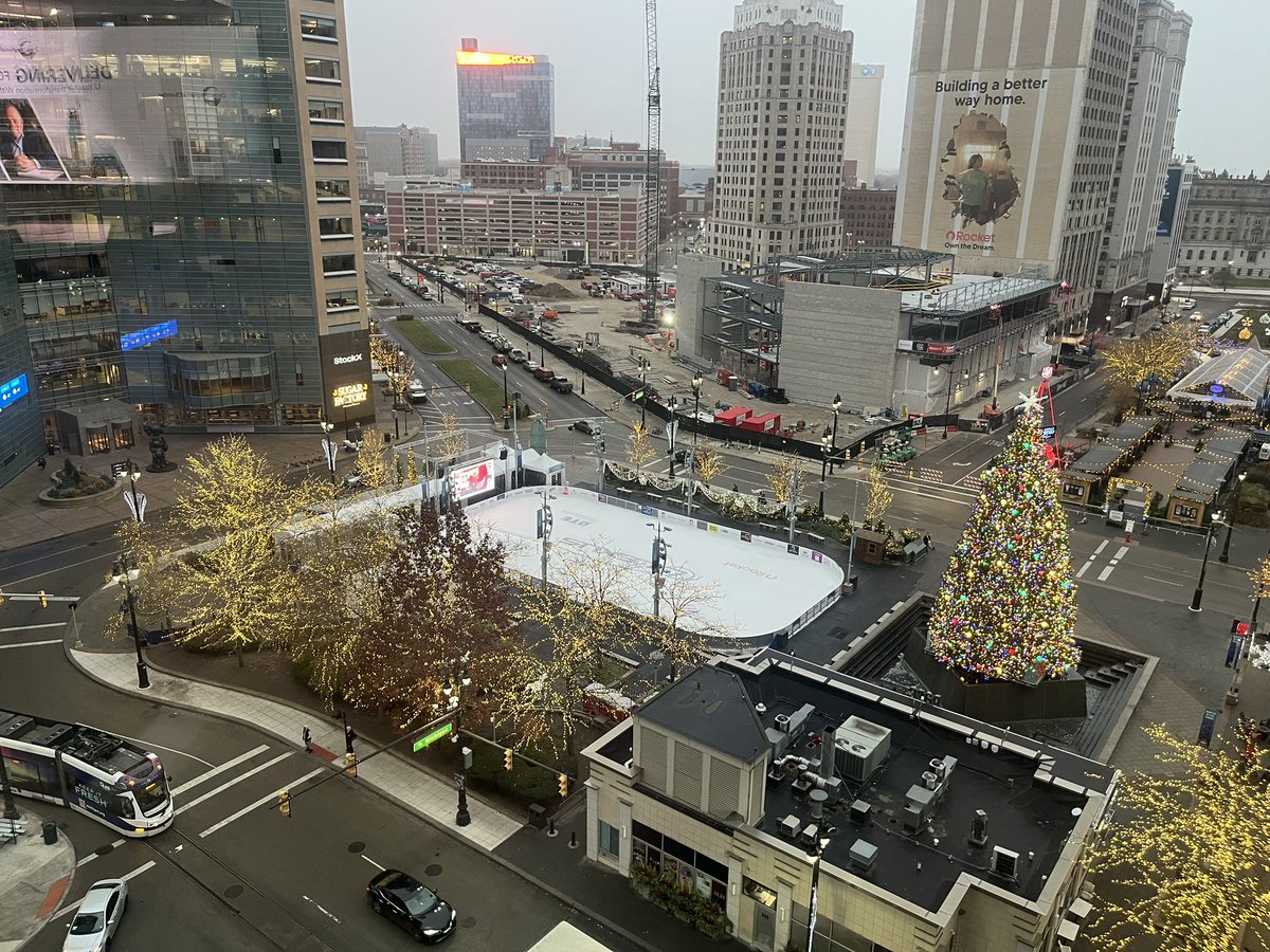 kirkpinhoCDB's tweet image. The view from the top floor of One Kennedy Square