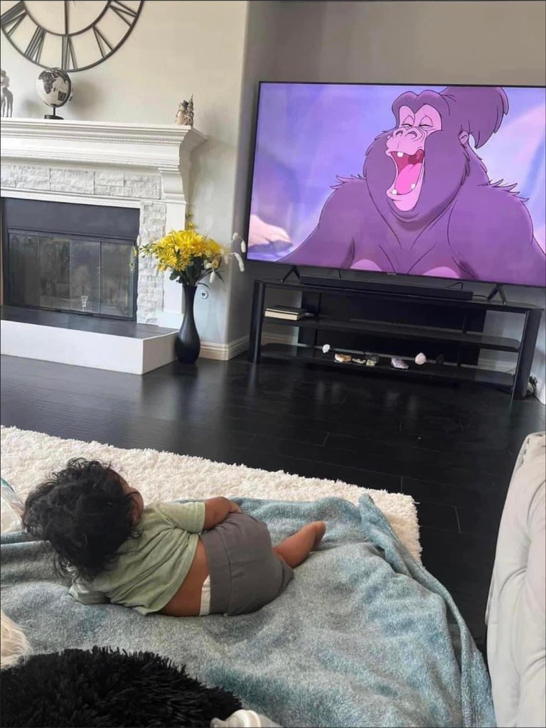 ezzyskii's tweet image. The unemployed be so comfortable 🤣😭