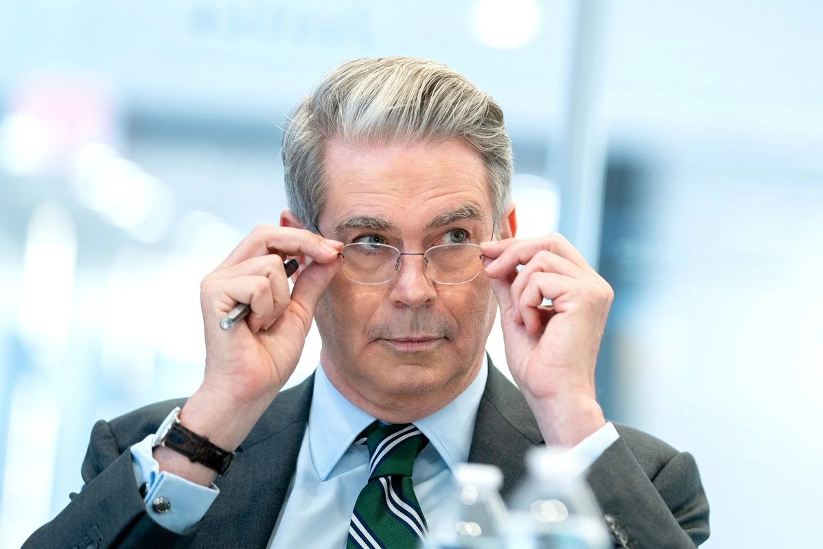 ValleyAI_X's tweet image. 미 재무장관 베센트, 중국의 대두 구매는 일정에 맞게 이뤄지고 있다. 🇺🇸🇨🇳

- 미국의 대만 관련 입장은 변함이 없으며, 현재 미중 관계는 좋은 상태에 있다.

- 미국과 중국은 항상 ‘자연스러운 경쟁자(natural rivals)’일 수밖에 없다.

- 트럼프는 APEC 정상회의에 참석할 수 있으며, 

- &apos;26년에…