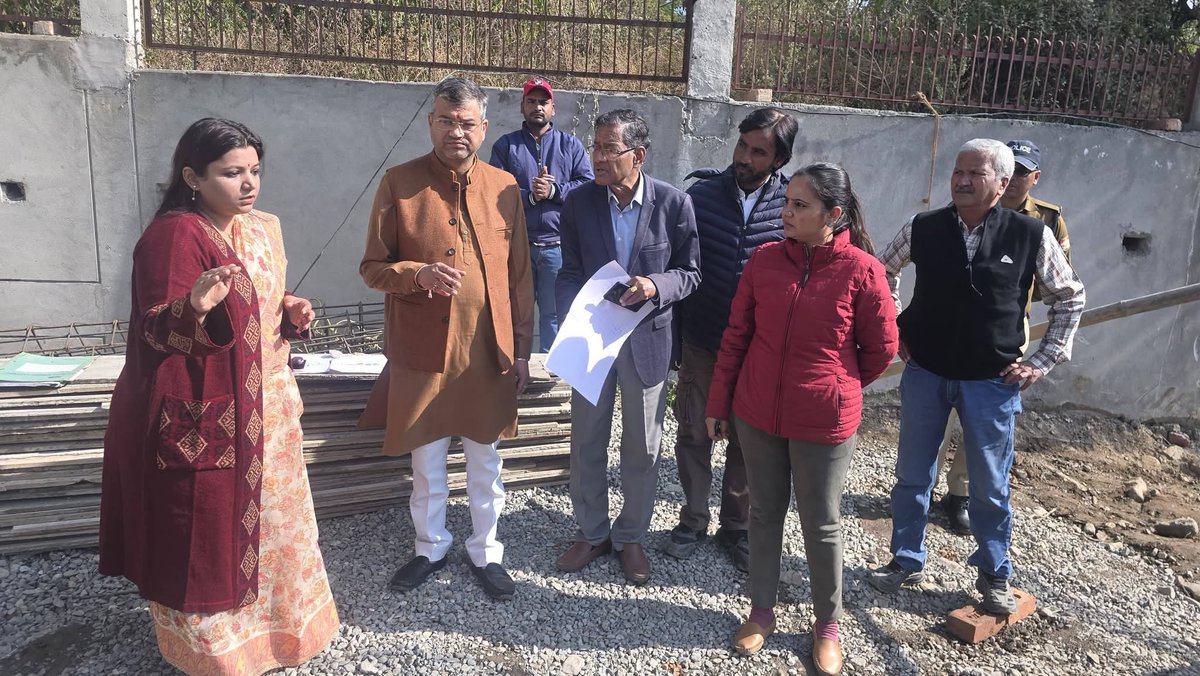 saurabhthaplial's tweet image. रायपुर विधानसभा में निर्माणाधीन फूड प्लाज़ा का निरीक्षण किया। गुणवत्ता और ड्रेनेज व्यवस्था पर स्पष्ट निर्देश दिए। देहरादून को आधुनिक फूड डेस्टिनेशन देने की दिशा में यह अहम कदम है। जल्द ही यह प्लाज़ा शहरवासियों व पर्यटकों के लिए समर्पित होगा।

#DehradunDevelopment #SmartCity