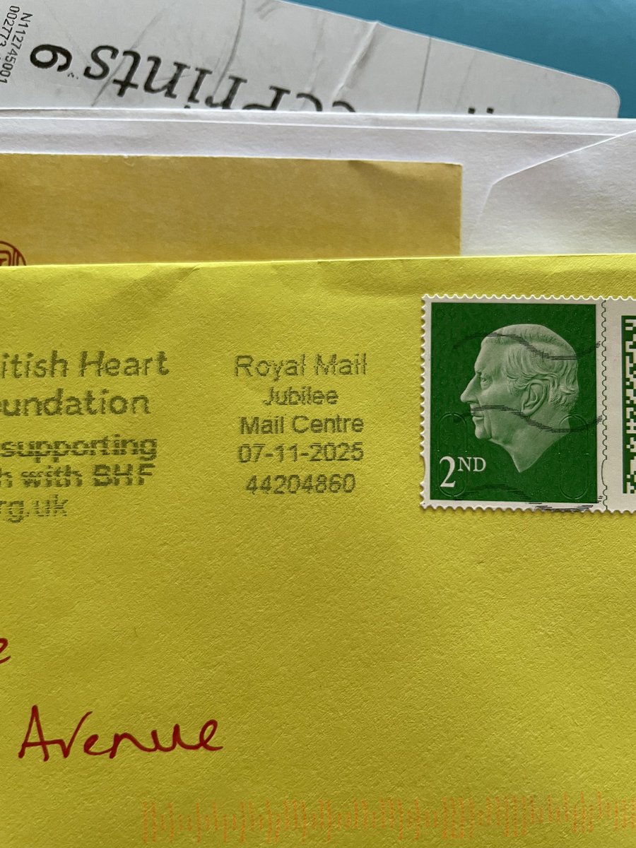 denyofiniquity's tweet image. Really @RoyalMail 2.5 weeks to get a birthday card from Surrey to East Sussex? I could have walked it myself quicker. 
I’m getting my mail once a fortnight at the moment which is appalling when waiting for medical or important mail. Totally unreliable. #crapservice #poorservice