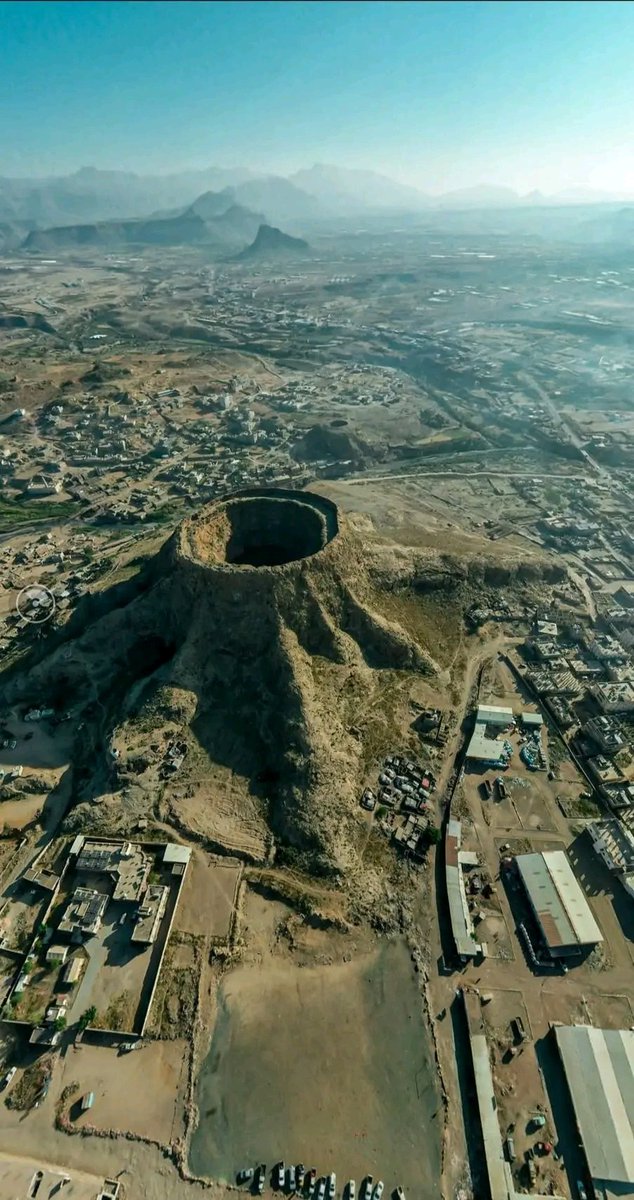 براكين 🌋خامدة في  في دولة اليمن لا احد يعلم متى ستثور 🥶