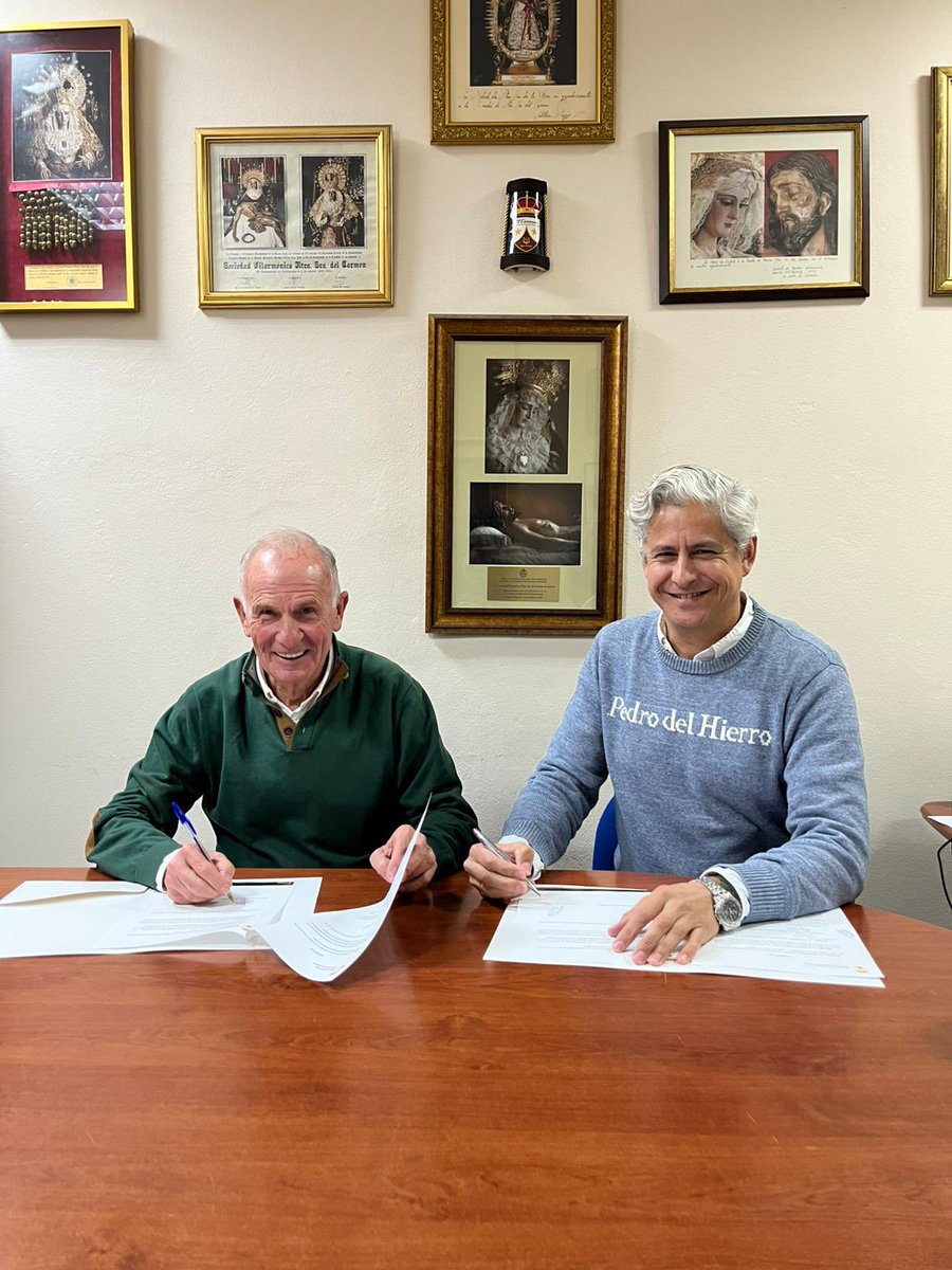 Ayer tuvo lugar la firma del contrato que nos llevará un año más a La Roda de Andalucía para acompañar a María Santísima de los Dolores Coronada en la tarde del Sábado Santo. Esperamos que el Santísimo Cristo Yacente y su bendita Madre nos acompañen y guíen en esta nueva Semana