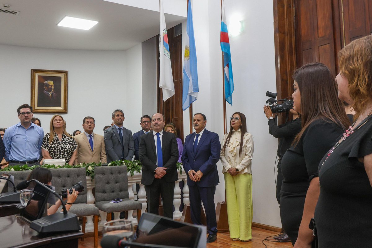 Presente en el acto de toma de juramento de los nuev@s diputad@s provinciales de la provincia de La Rioja. Felicito a los  legisladores que asumieron el compromiso de defender y fortalecer el sistema democrático.