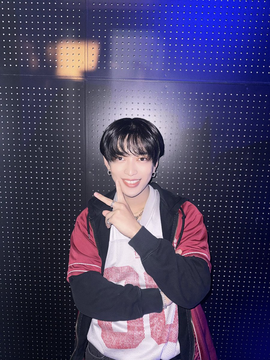 njs_shuta's tweet image. Where is the STARS？？
ありがとうございました🔥

NJS 1周年LIVEの前に1000CLUBでパフォーマンスできてテンション爆上げでした😆
駆けつけてくれた皆んなありがとーう！！
このまま1周年LIVEまで突っ走ります👊🏻

久々カイトくん会えた🫶🏻

次回のLIVEも今日を越える。

#NJS #NEWJPNSWING #森重秀太