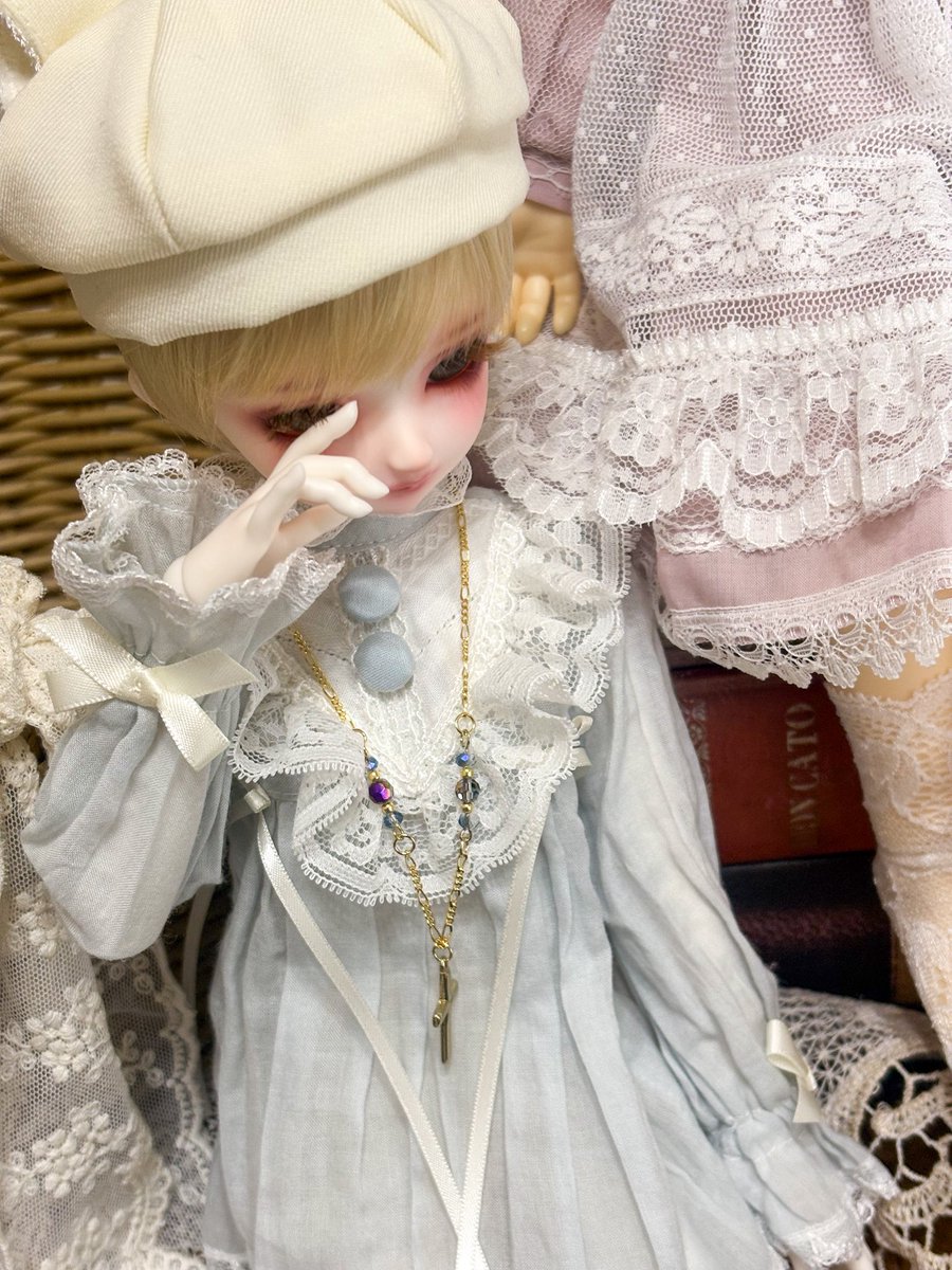 r021151029's tweet image. 毎日眠い時間帯に会いに来る人だと思われてそうだなって。
うしろにチラリとうつるムチムチな手も可愛いなって。