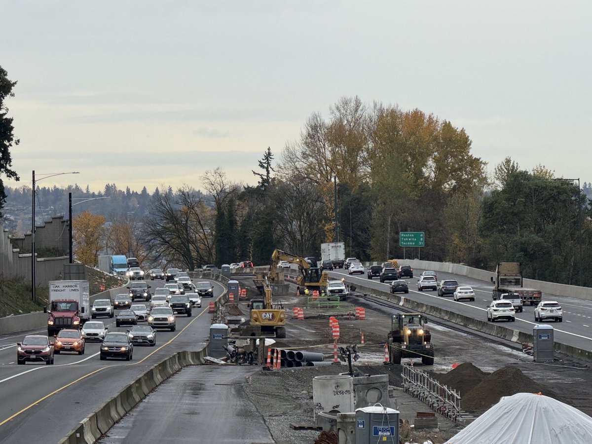 NEWSGUYSULLY's tweet image. ICYMI:  massive 18 month delay in 405 widening project. My exclusive interview with WSDOT program administrator is on ⁦@KIRONewsradio⁩ this morning. #Chokepoints