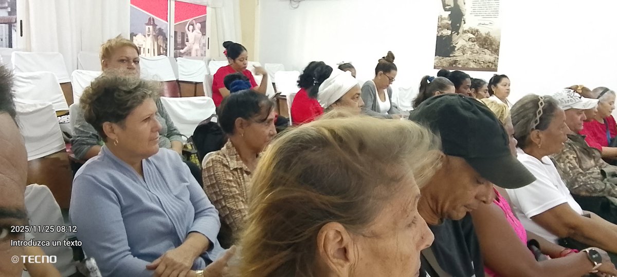 BatistaGea64475's tweet photo. A 9 años de la canción que se le dedica al comandante en jefe #CabalgandoConFidel se realiza un matutino especial en la sede de la CTC #SentirPinero #Fidel https://t.co/QahXDPk5uu