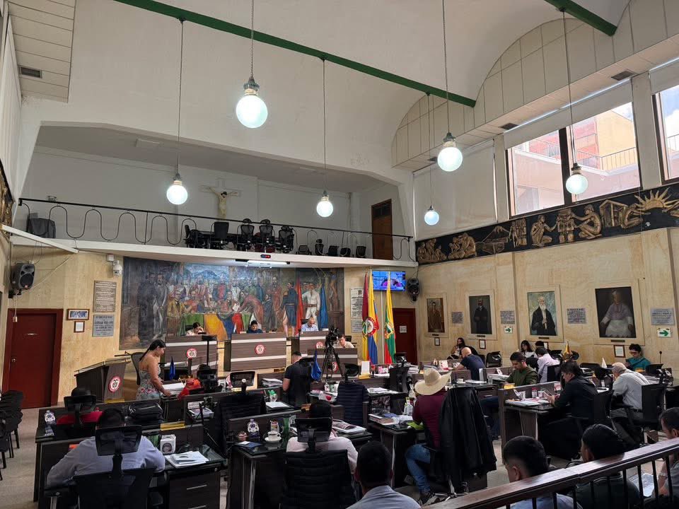 🔔 Mañana el Concejo de Ibagué debatirá tres proyectos clave:

🟣 030: Protección a mujeres líderes.
💧 034: Conservación del Río Opia.
🤝 037: Inclusión y acceso gratuito para personas con discapacidad.