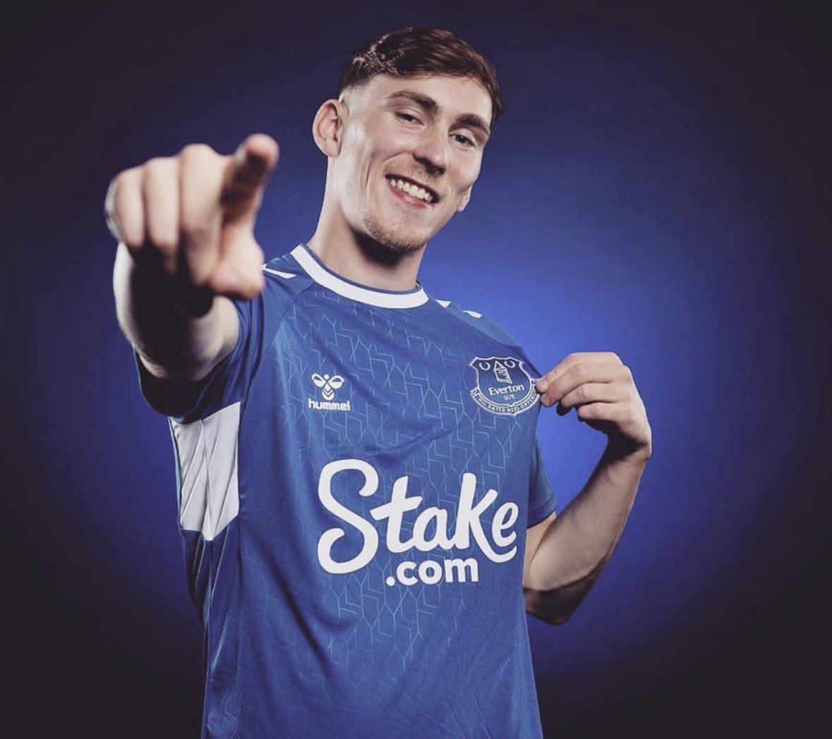 Utdtruthful's tweet image. 🚨 United are among clubs keeping tabs on the situation of James Garner whose current deal is due to expire at the end of the season. #MUFC [@alex_crook]