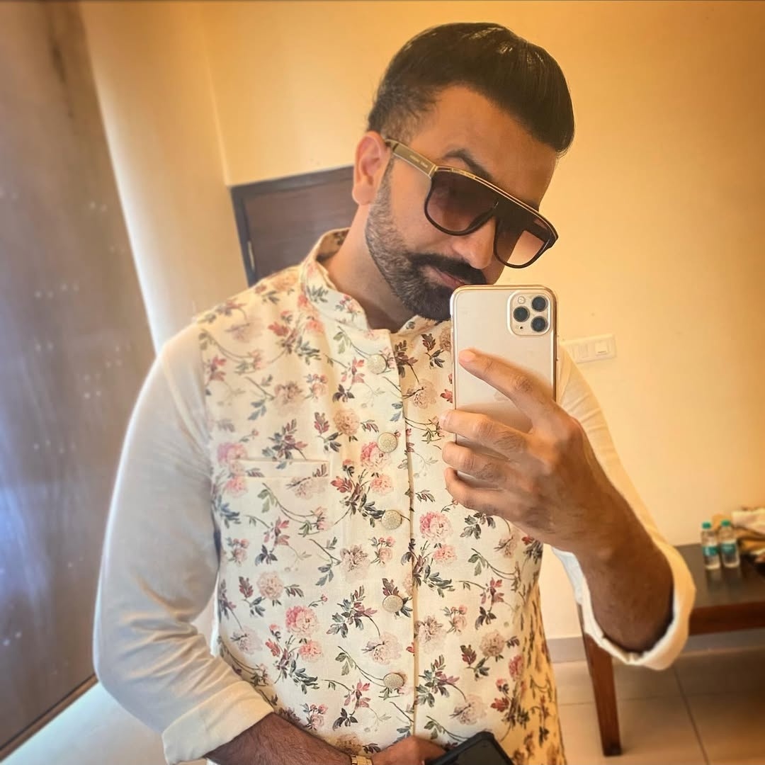 saurabhkshukla_'s tweet image. Only journalist on X with zero haters 🫣
@garrywalia_ bro...