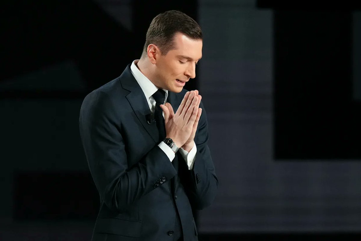 AlertesInfos's tweet image. 🚨🇫🇷 ALERTE INFO | Jordan Bardella serait ÉLU président de la République, quel que soit le candidat face à lui au second tour.

✅ J. Bardella : 53%
▪️ E. Philippe : 47%

✅ J. Bardella : 58%
▪️ R. Glucksmann : 42%

✅ J. Bardella : 74%
▪️ J-L. Mélenchon : 26%

✅ J. Bardella :…