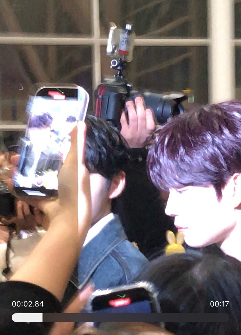 김건우 옆태 봐…