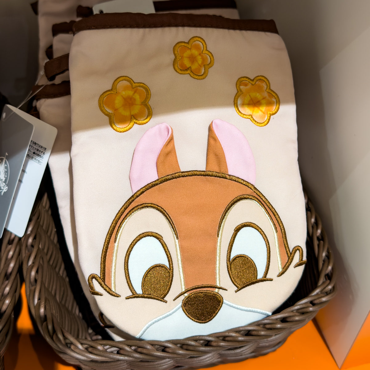 ディズニーストア
かわいいチップとデールのお鍋やお箸、鍋敷きなど新発売☆