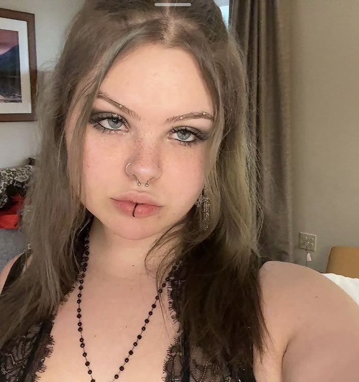 lilemotitty's tweet photo. Come play with me https://t.co/1NFpi8jR1z