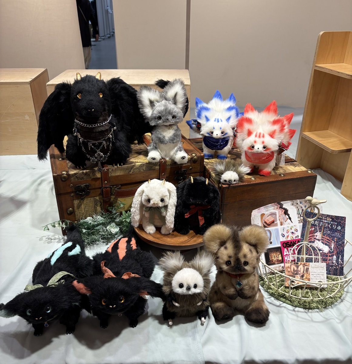 いよいよ明日から『ユニコーンの庭のとなりのうめだ手づくり市』始まります😆✨

今日は作品を設置して来ました🌸
ぜひぜひ遊びに来て下さいね(๑˃͈꒵˂͈๑)🎶

🌸お品書き🌸

黒龍　　　　　　¥60,000(税込)
九尾狐　　　　各¥29,900(税込)
兎龍　　　　　各¥16,900(税込)
ムンチョフ　　　¥23,400(税込)